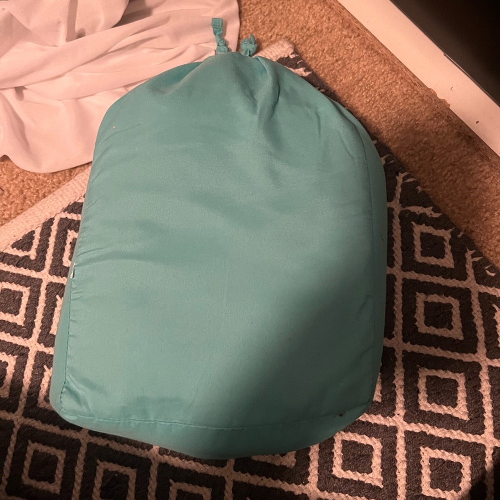 Teal sheet set.